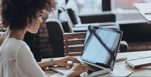 史愛武 女生適合學(xué)計算機嗎——兼談旅游信息咨詢